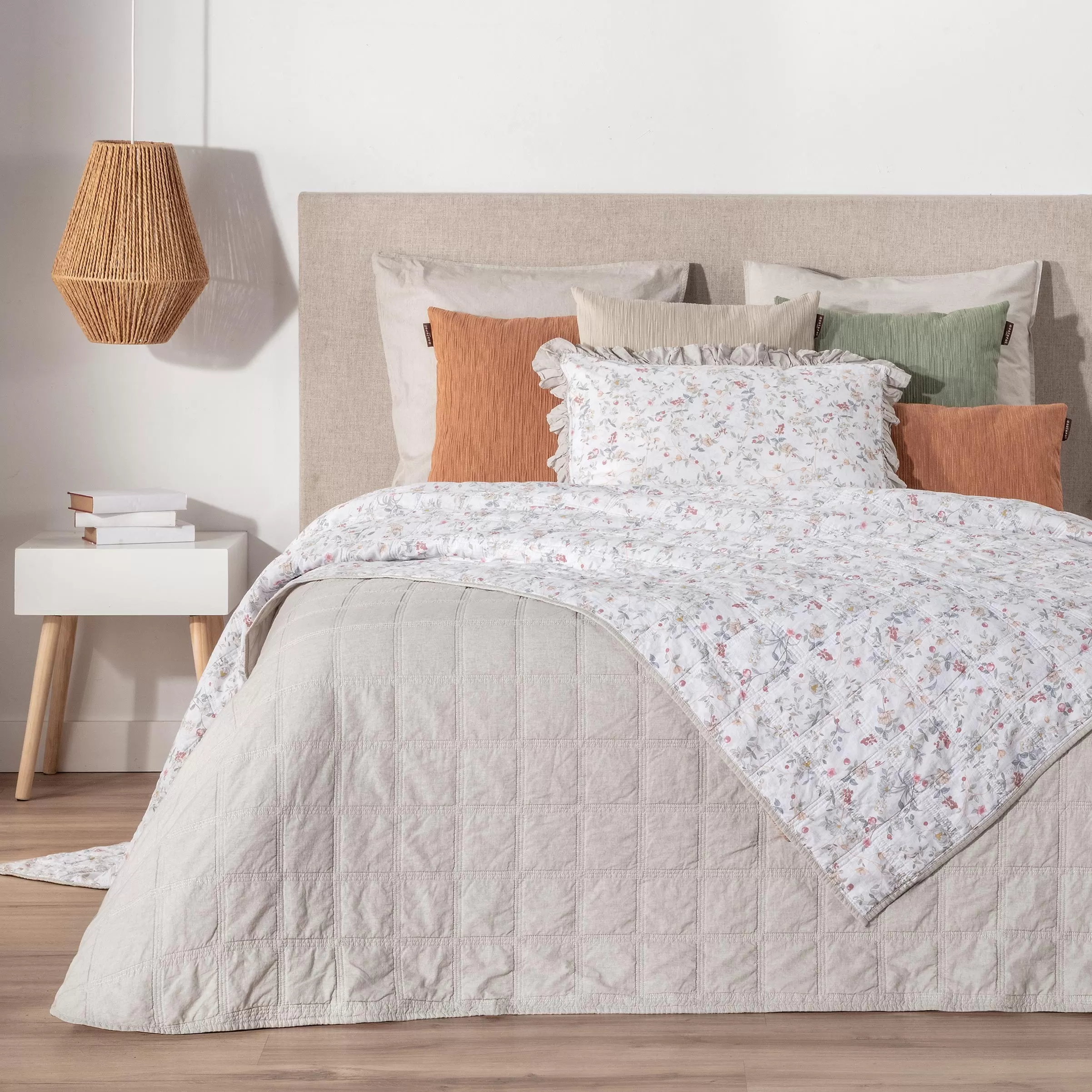 colcha-bouti-reversible-estampado-liso-y-floral-coquette-wash Colcha bouti Coquette Wash Manterol - Imagen 1